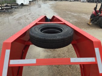 New 2024 PJ 102"x40' GN Low Pro Flatbed w/ Duals - LD