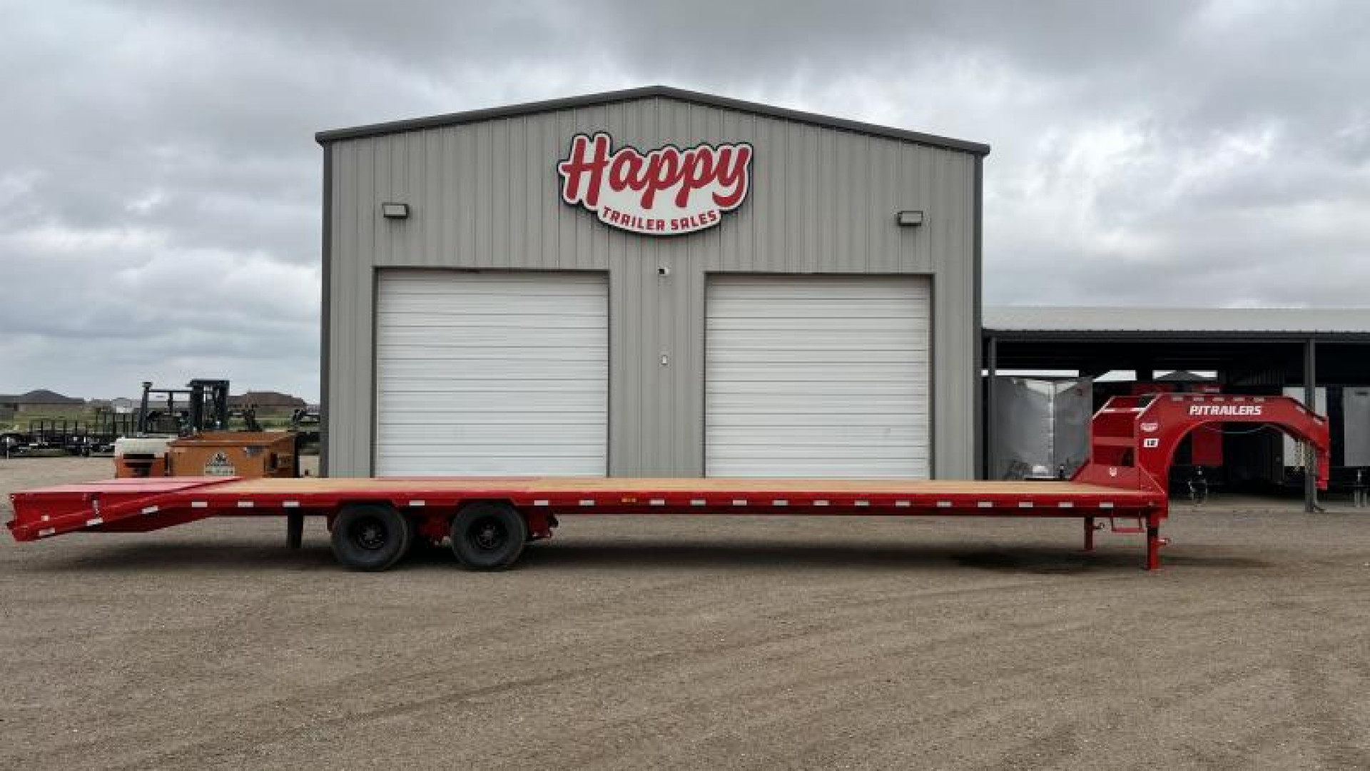 New 2024 PJ 102"x40' GN Low Pro Flatbed w/ Duals - LD