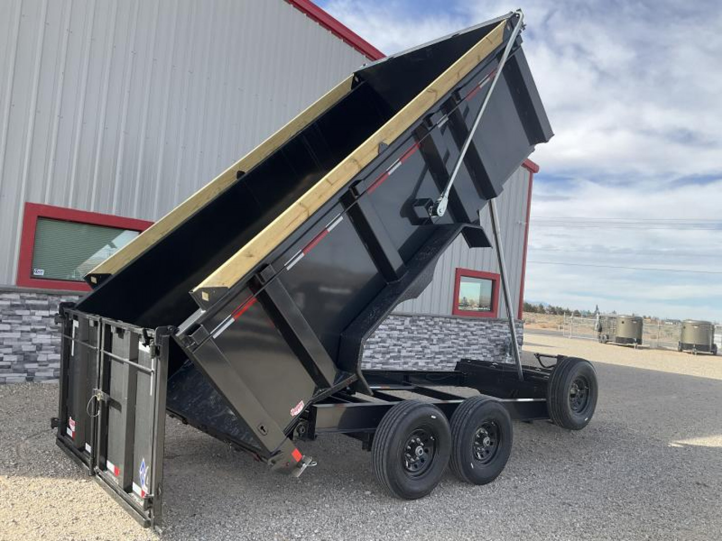 New 2024 Diamond C 82"x14' BP HD Low Profile Telescopic Dump w/ 44" Sides - LPT207
