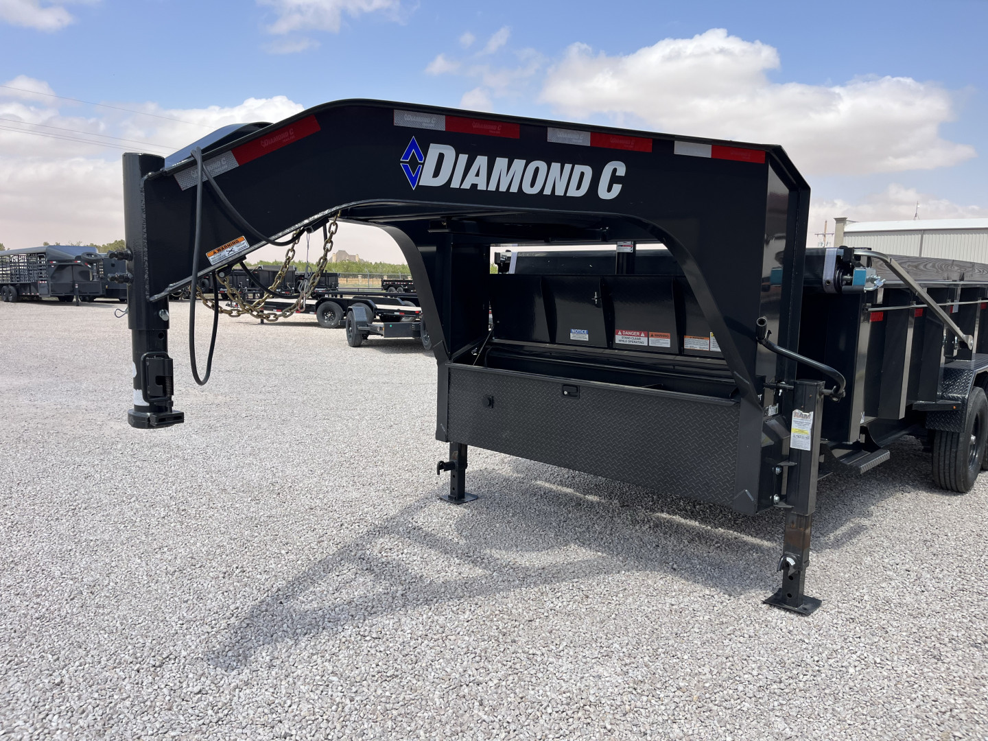 New 2024 Diamond C 82"x14' GN HD Low Profile Telescopic Dump w/ 32" Sides - LPT-GN207