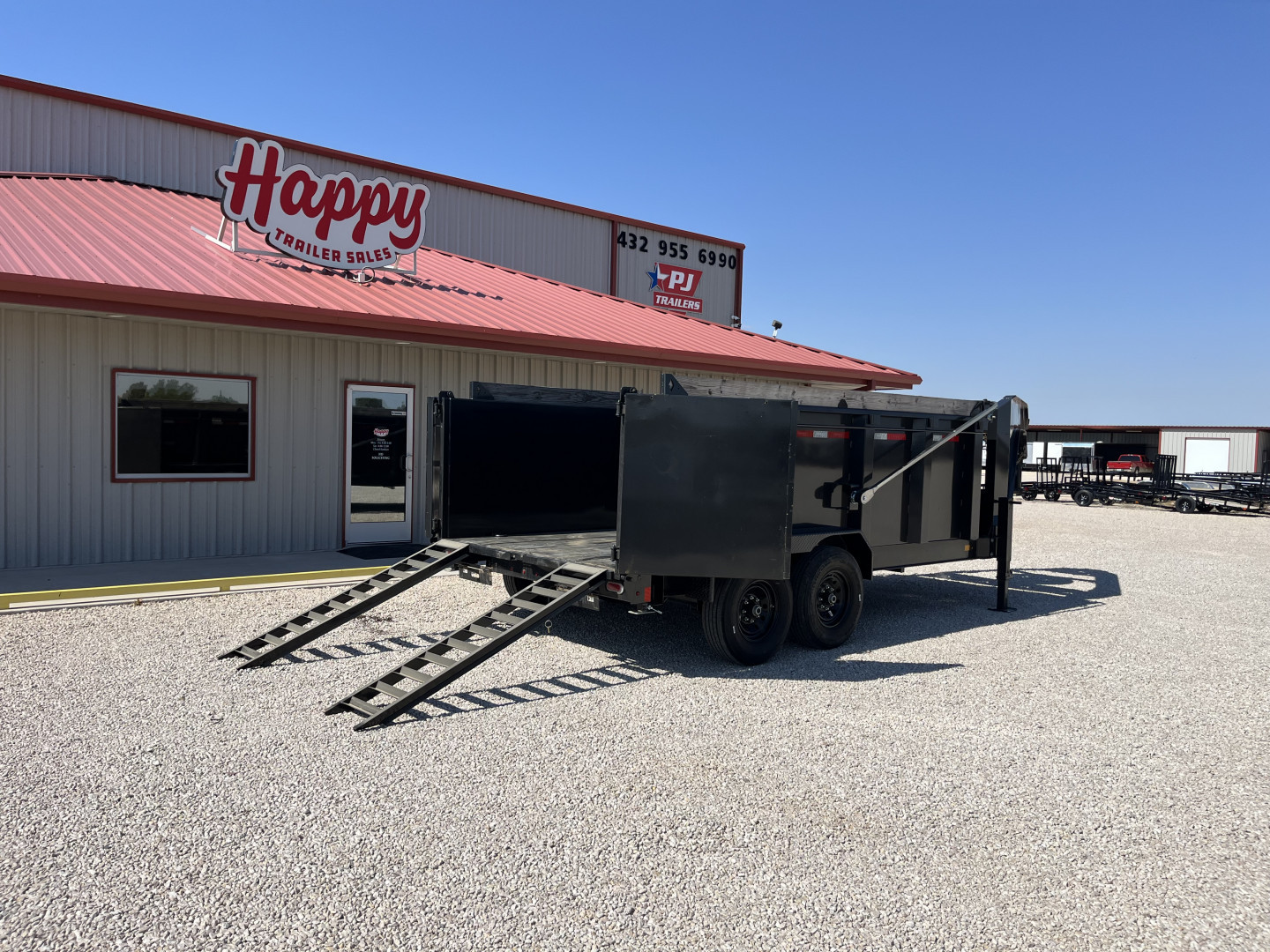 New 2024 Diamond C 82"x14' GN HD Low Profile Telescopic Dump w/ 44" Sides - LPT-GN207