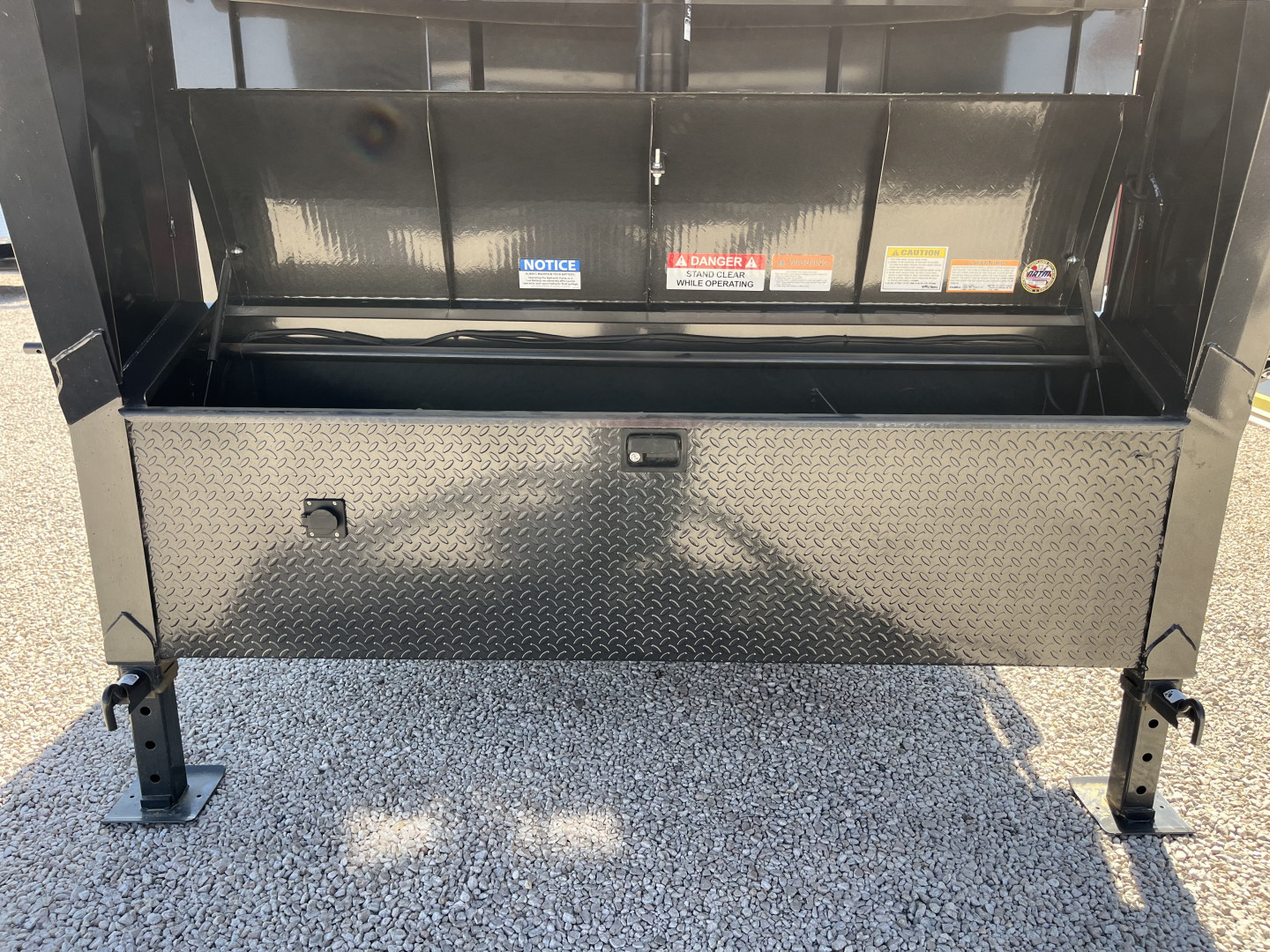 New 2024 Diamond C 82"x14' GN HD Low Profile Telescopic Dump w/ 44" Sides - LPT-GN207