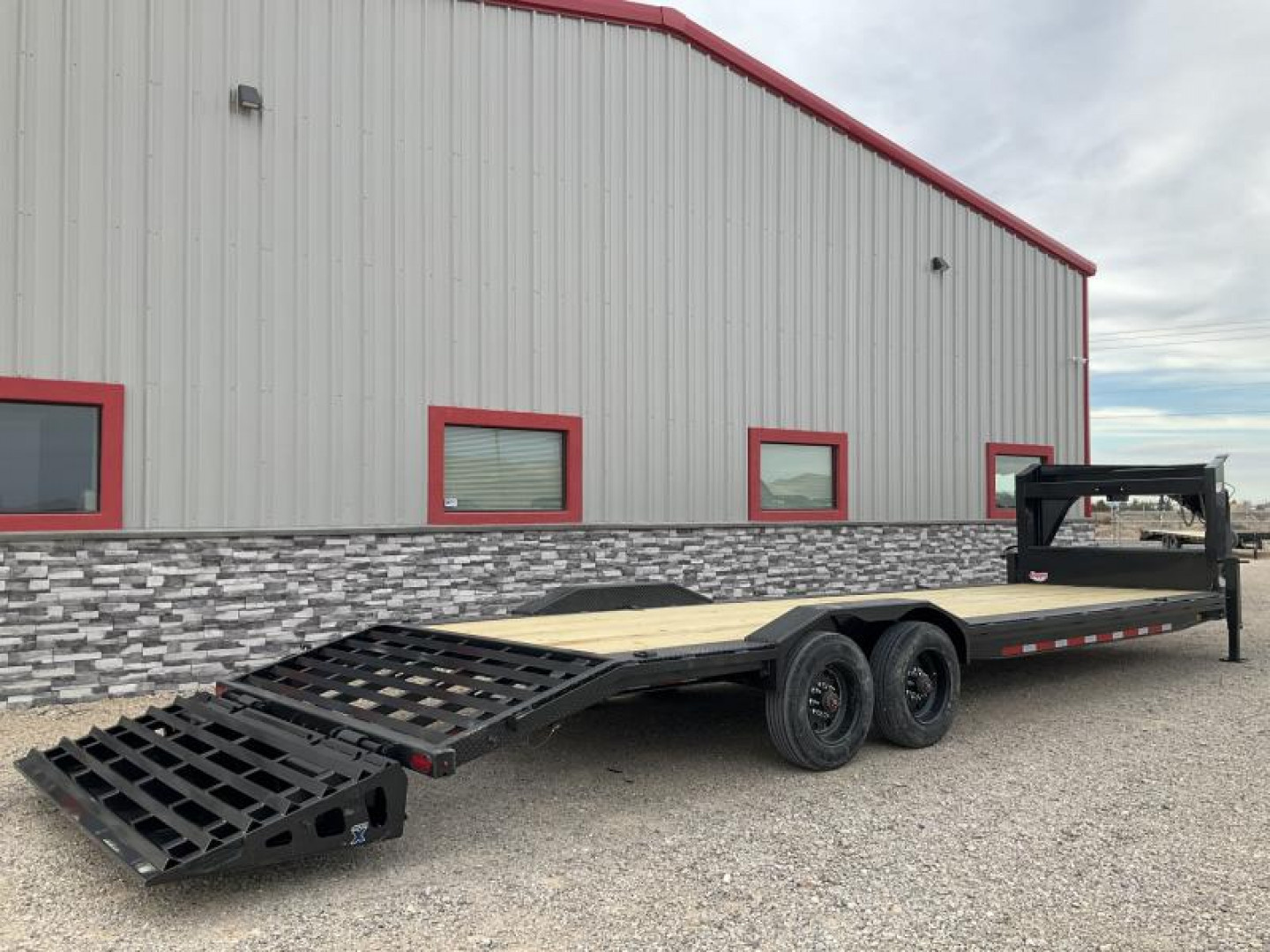 New 2024 Diamond C 102"x28' GN Extreme Duty Equipment Trailer - LPX-GN210