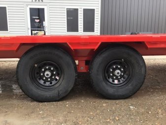 New 2024 PJ 102"x30' GN Low Pro Flatbed w/ Singles - LS