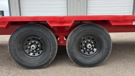New 2024 PJ 102"x30' GN Low Pro Flatbed w/ Singles - LS