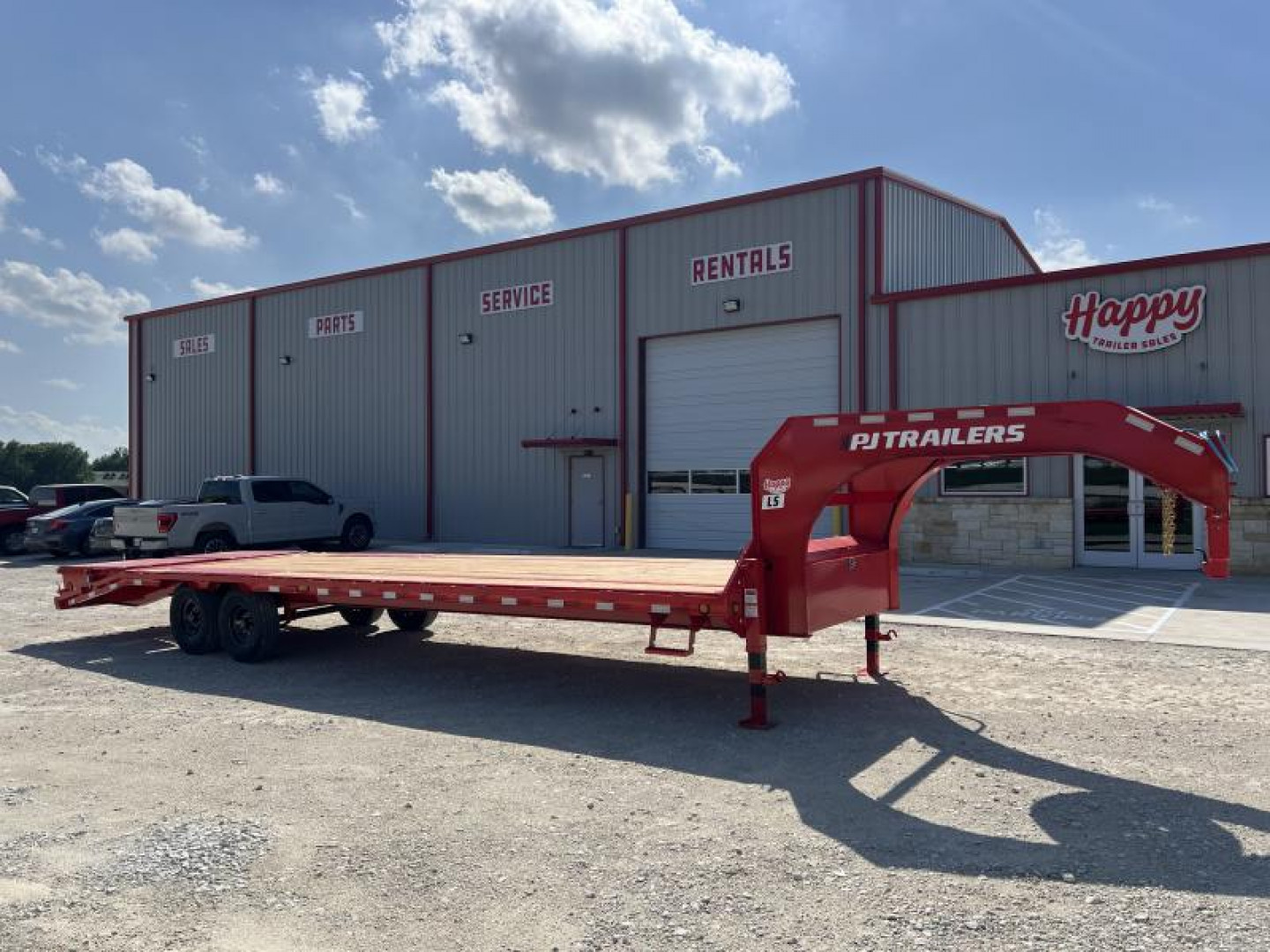 New 2024 PJ 102"x30' GN Low Pro Flatbed w/ Singles - LS