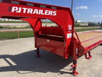 New 2024 PJ 102"x30' GN Low Pro Flatbed w/ Singles - LS