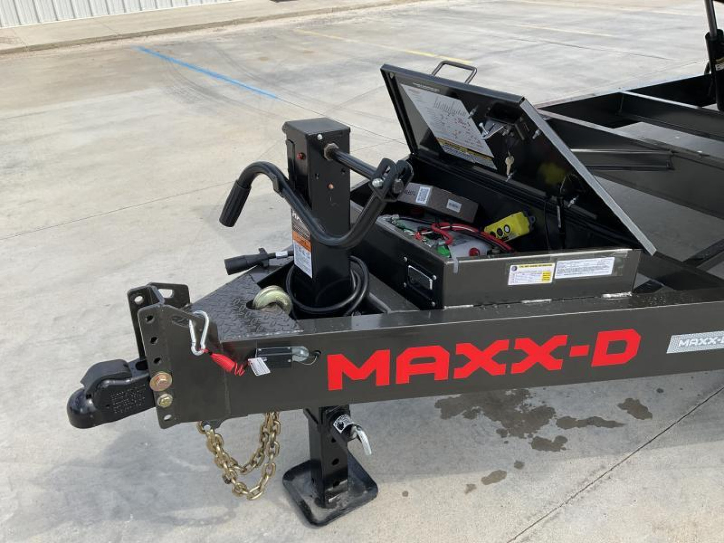 New 2025 102”x24’ MAXX-D BP HD Channel Power Tilt – T8X