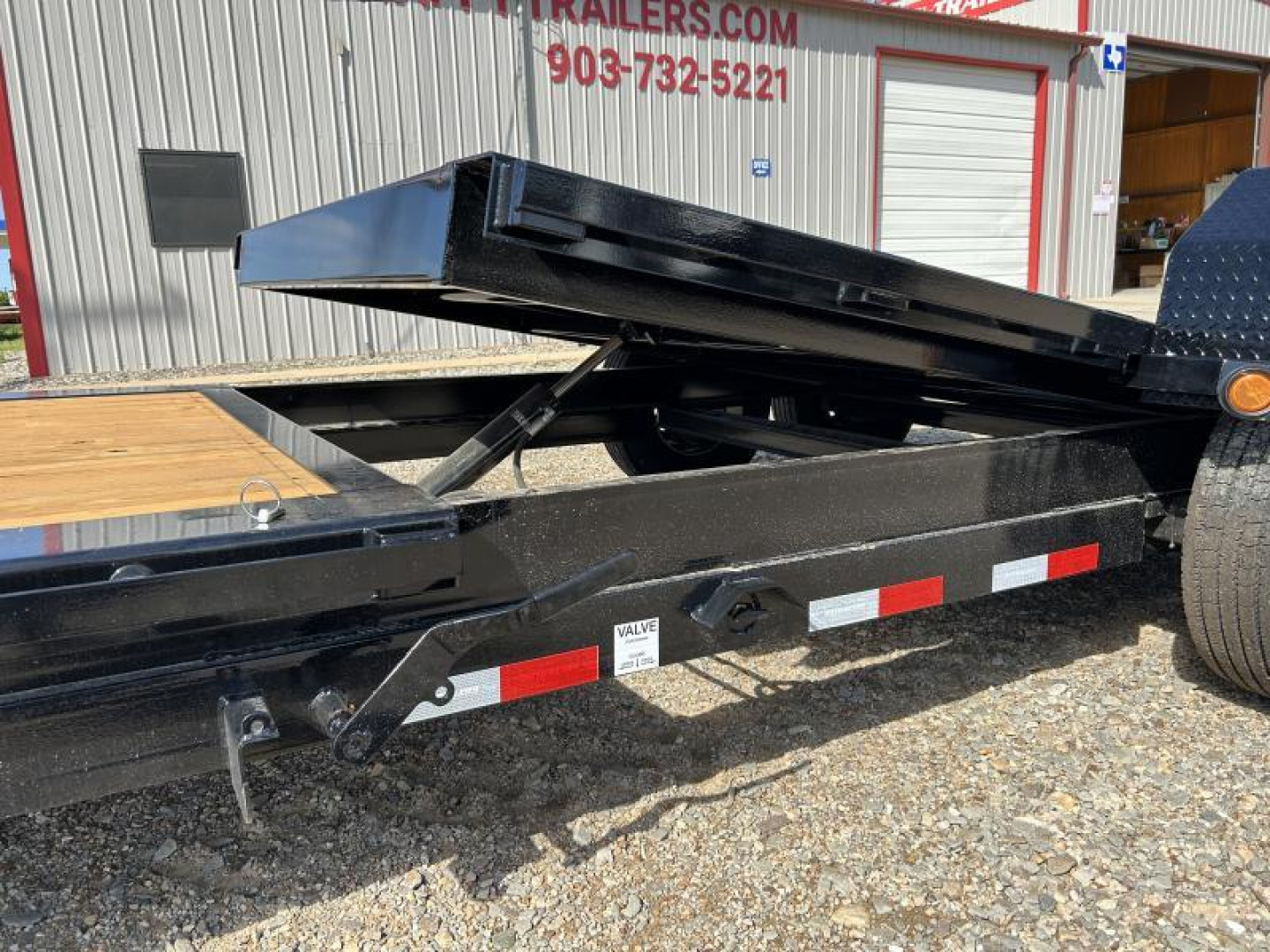 New 2025 PJ 82"x24' GN 6" Channel HD Equipment Tilt - TJ