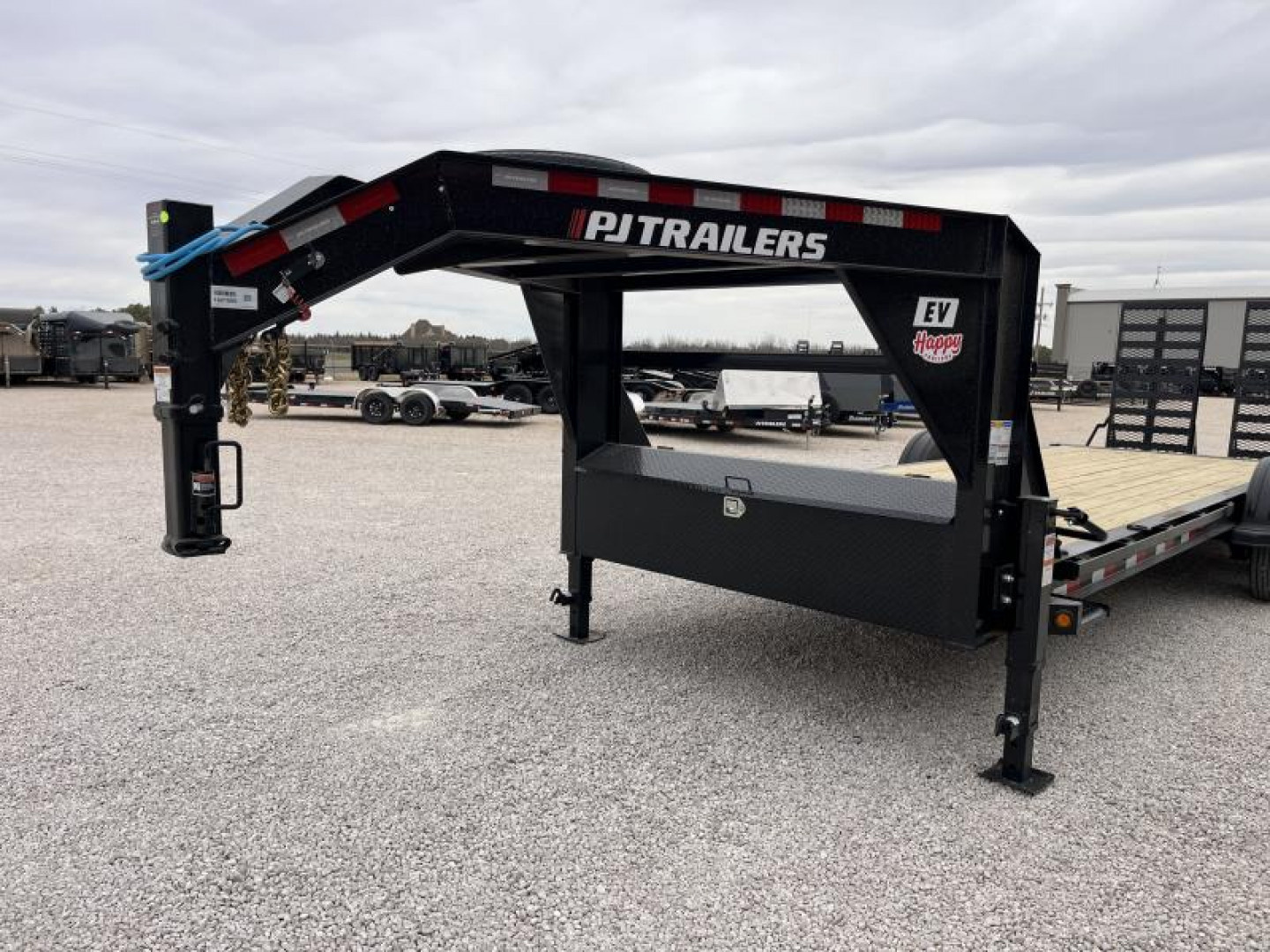 New 2025 PJ 83''x24' GN 8" I-Beam Equipment Trailer - EV