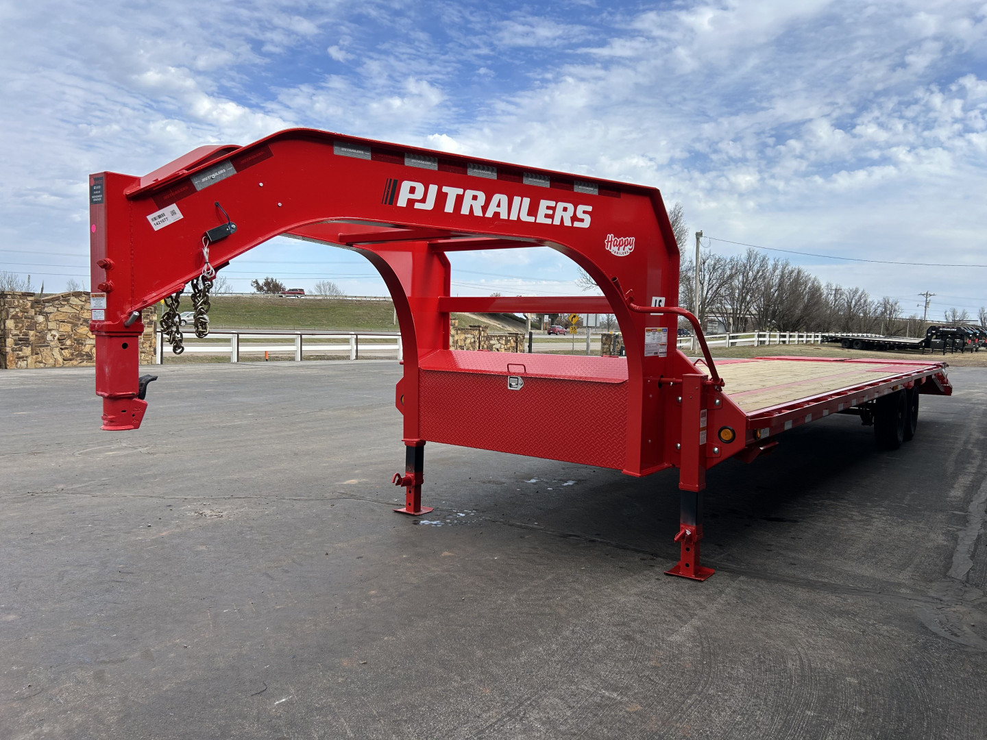 New 2025 PJ 102"x30' GN Low Pro Flatbed w/ Singles - LS