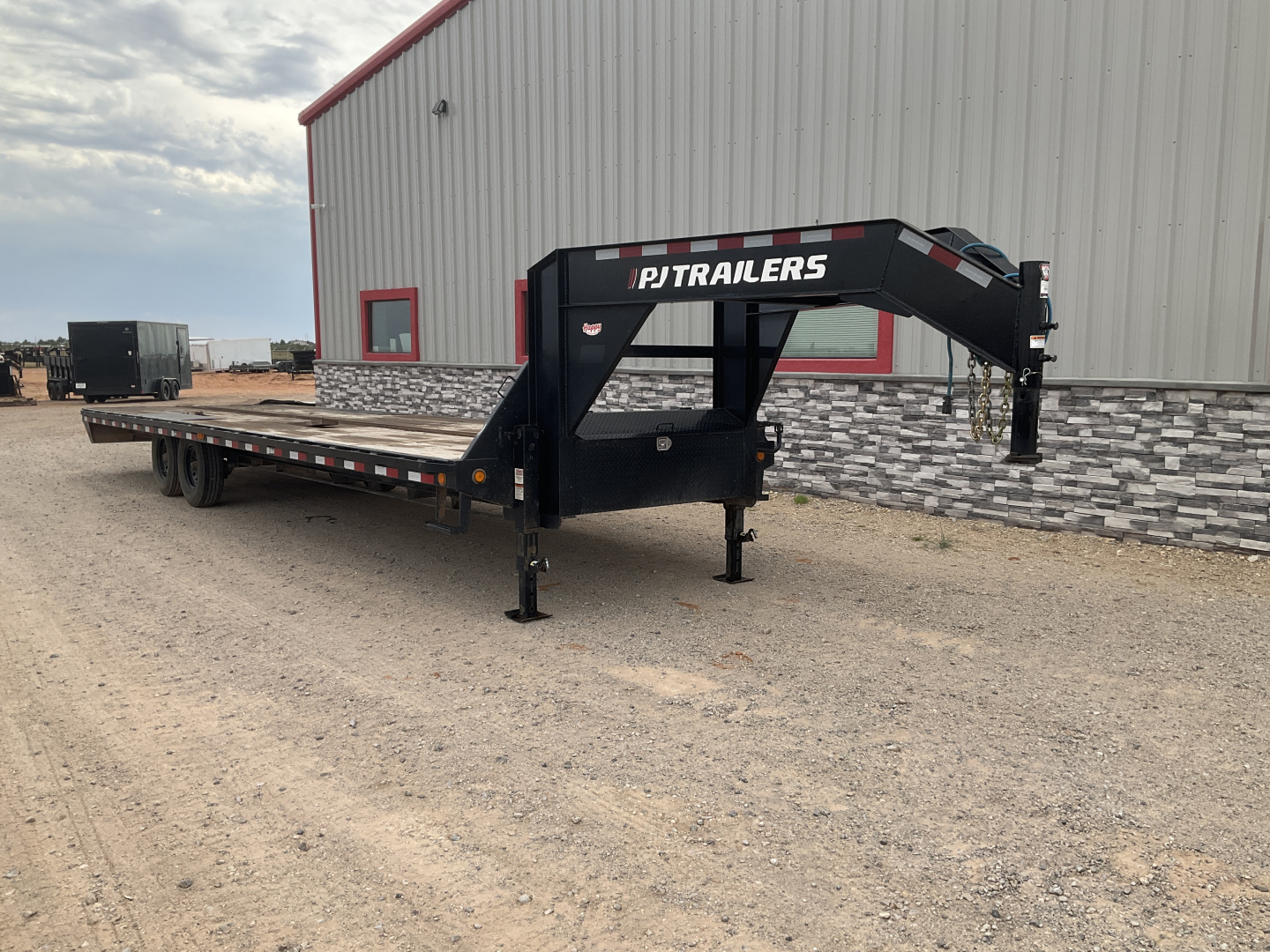 Used 2023 PJ 102"x30' F8 Deckover Trailer