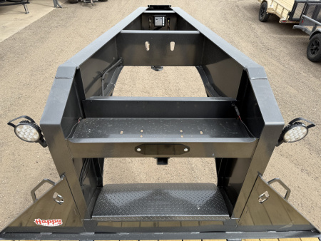 New 2025 Diamond C 102"x40' Engineered Beam FMAX216 w/ Hyd. Dovetail - 40K Pacesetter Edition