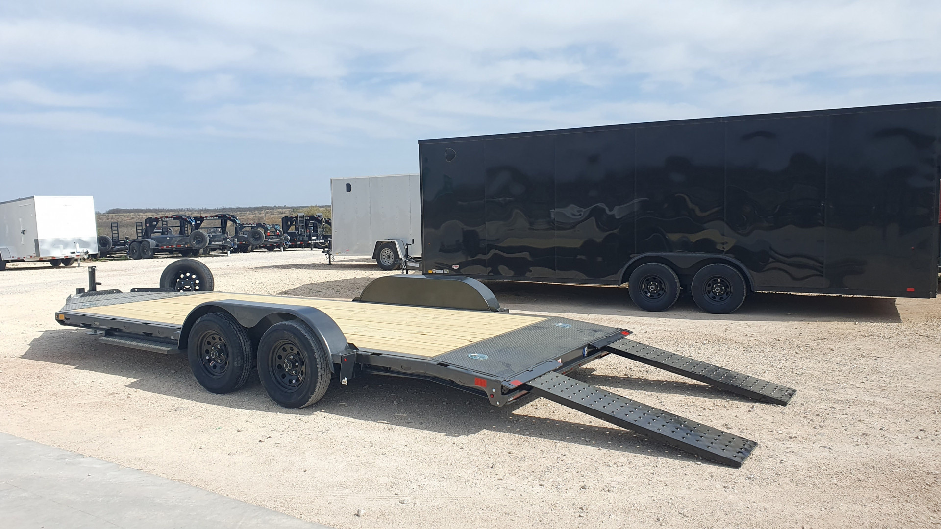 New 2025 Diamond C 83"x18' BP Single Car Hauler - GTF235