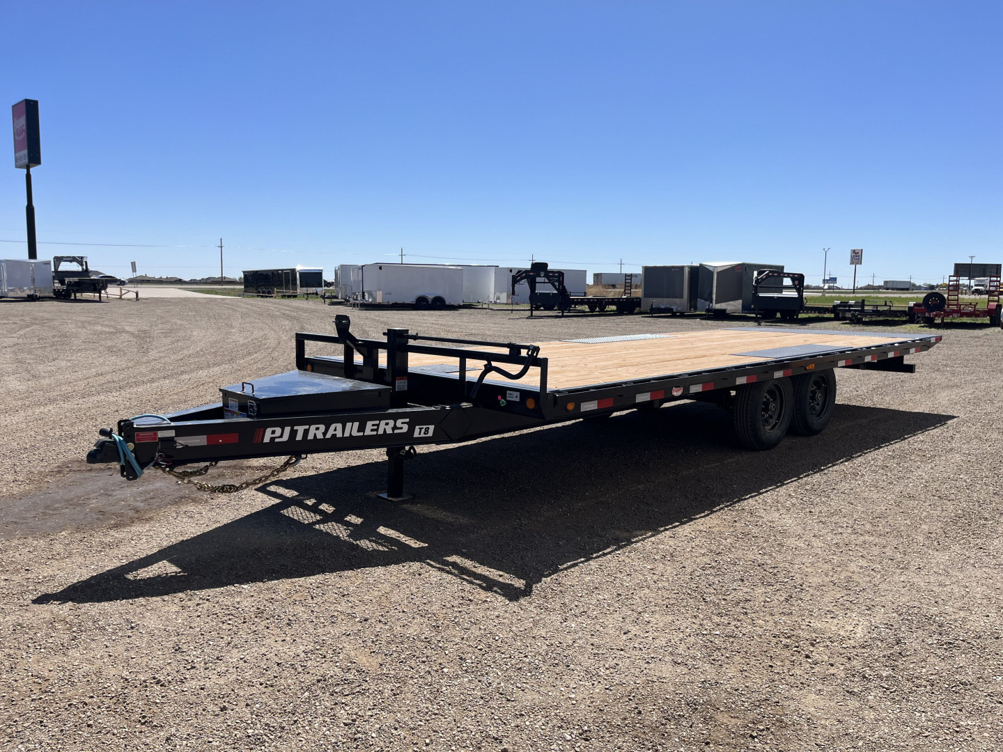 New 2025 PJ 102"x22' BP Deckover Tilt - T8
