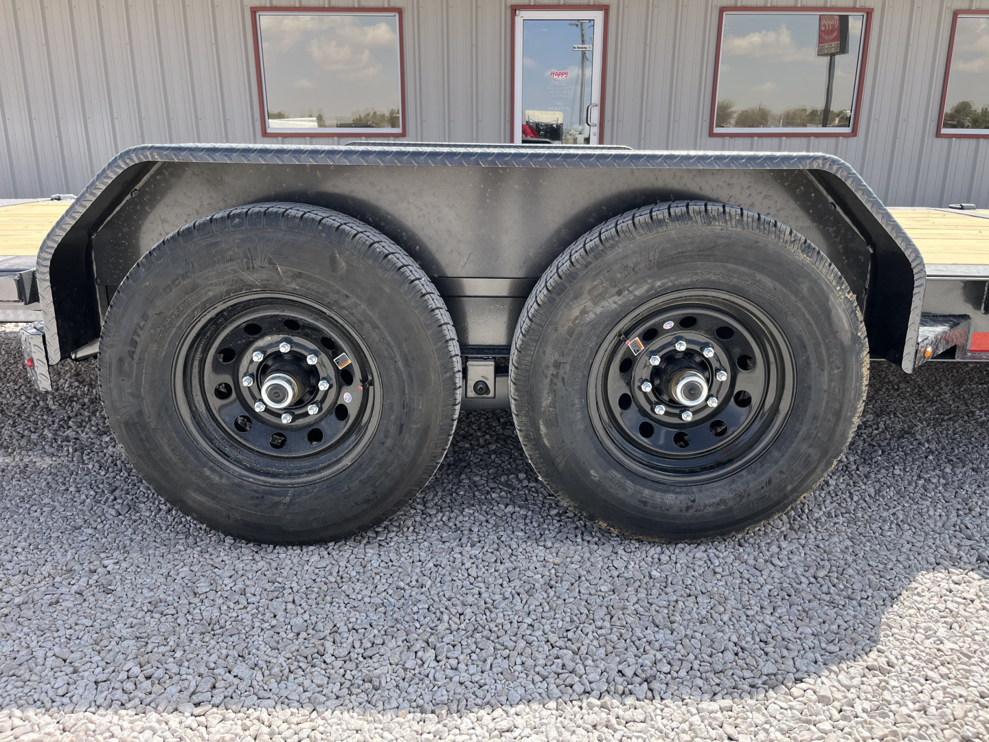 New 2025 Diamond C 82"x22' BP Baseline HD Tilt - HTL207