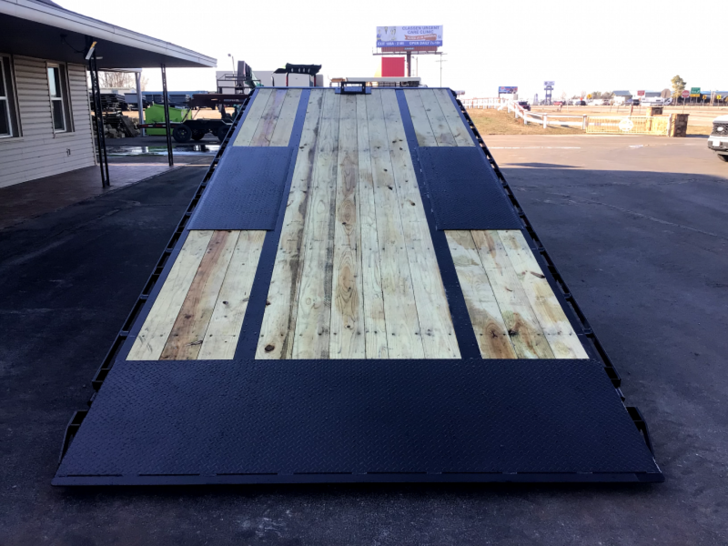 New 2025 102”x22’ MAXX-D BP 14K Deckover Tilt – TOX