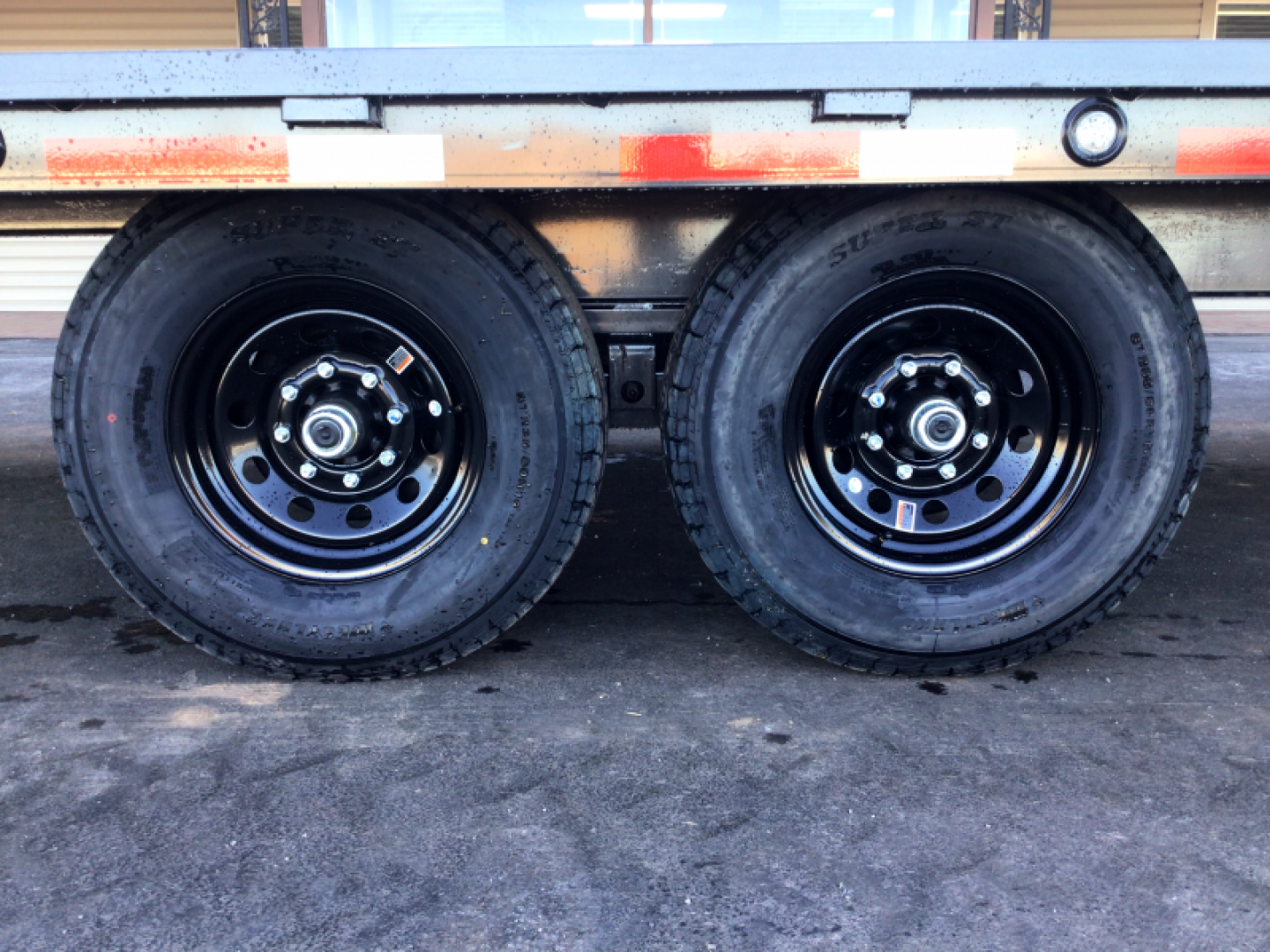 New 2025 102”x22’ MAXX-D BP 14K Deckover Tilt – TOX