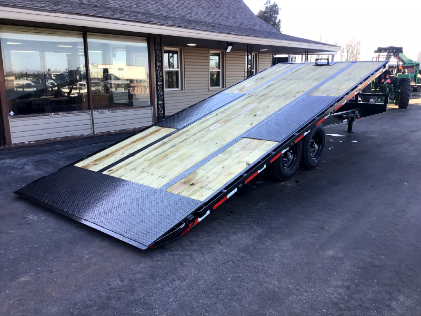 New 2025 102”x22’ MAXX-D BP 14K Deckover Tilt – TOX
