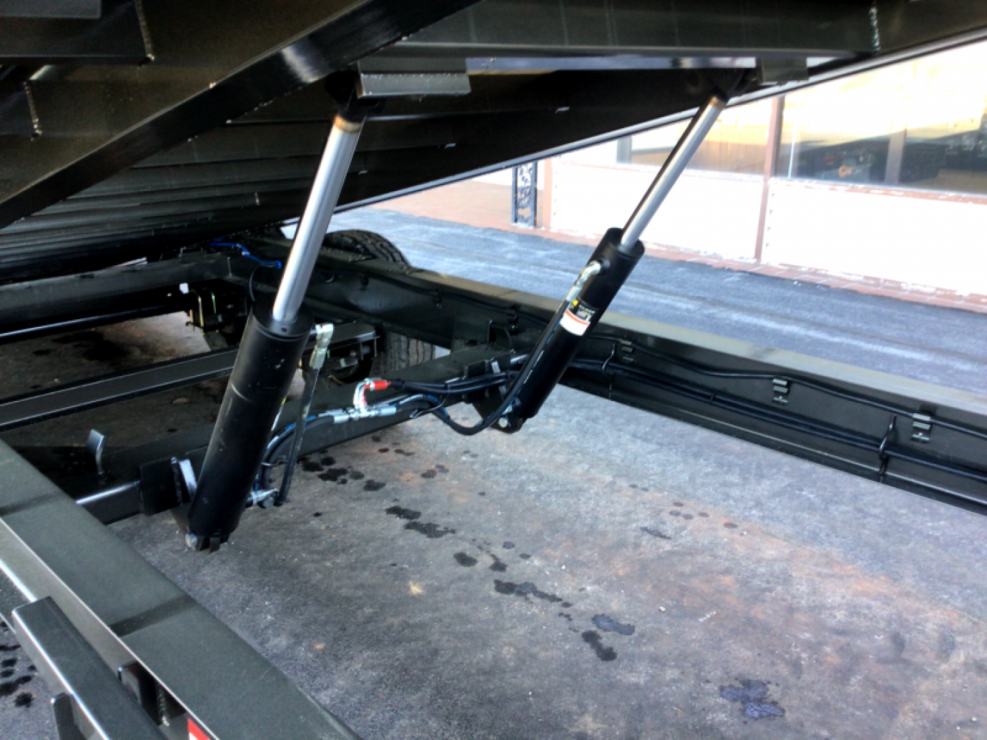 New 2025 102”x22’ MAXX-D BP 14K Deckover Tilt – TOX