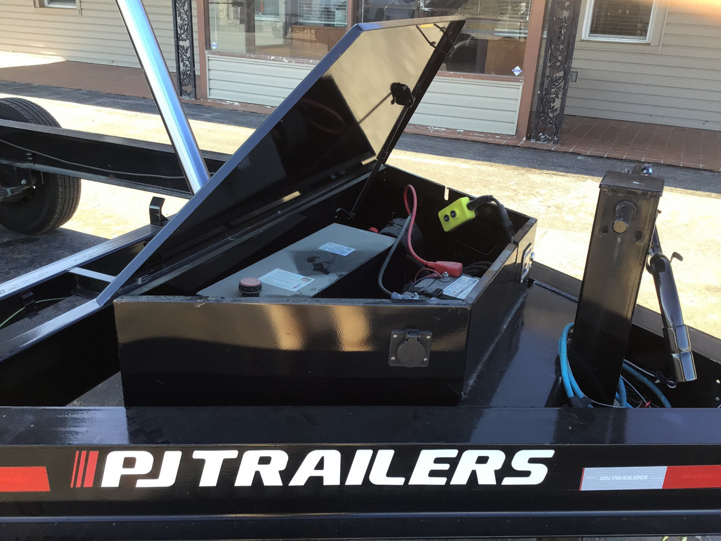 New 2024 PJ 83"x14' BP Tandem Axle Low Pro Telescopic Dump w/ 36" Sides - DT