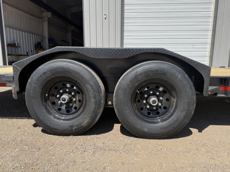 New 2025 Diamond C 82"x20' BP Hydraulically Dampened Tilt - HDT207 Pacesetter Edition