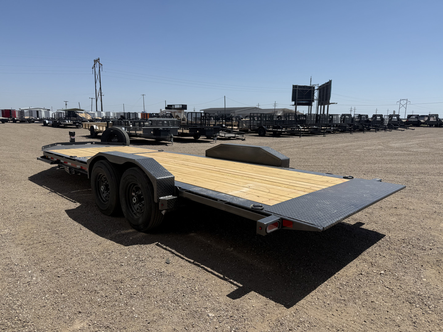 New 2025 Diamond C 82"x22' BP Hydraulically Dampened Tilt - HDT207 Pacesetter Edition