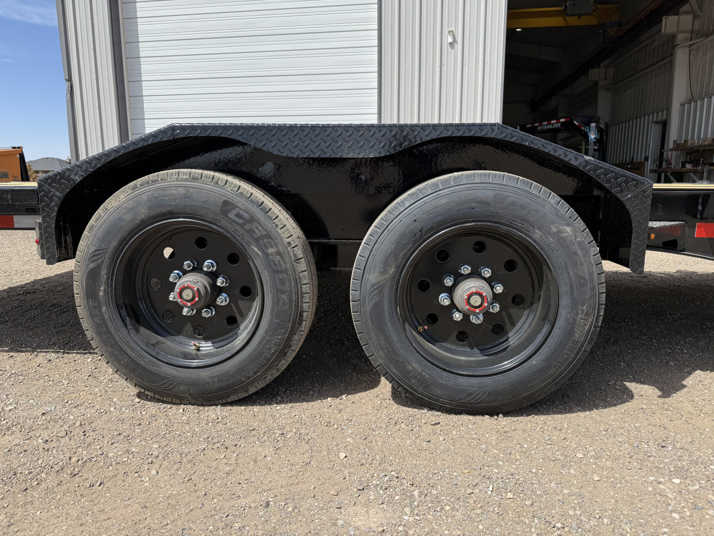 New 2025 Diamond C 82"x22' BP Hydraulically Dampened Tilt - HDT210 Pacesetter Edition