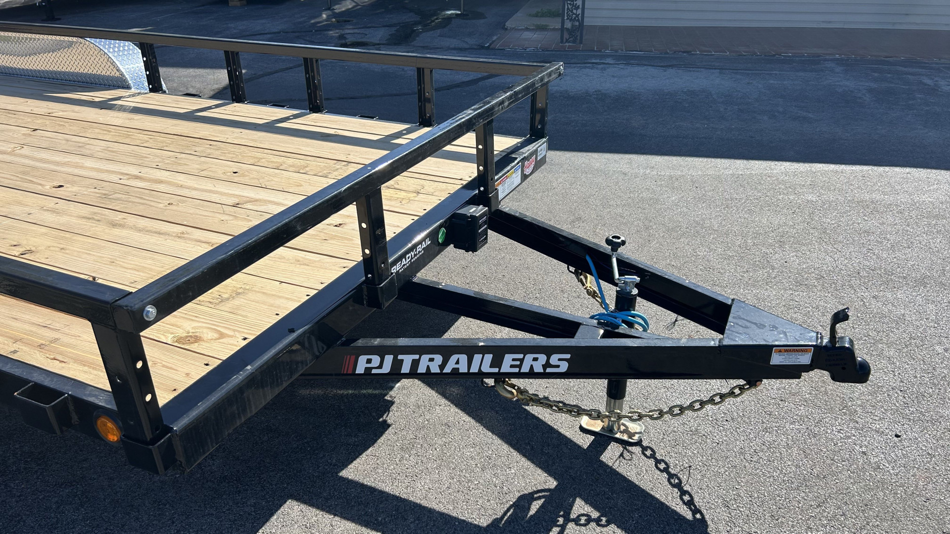 New 2025 PJ 83"x18' Tandem Axle Utility Trailer - UL