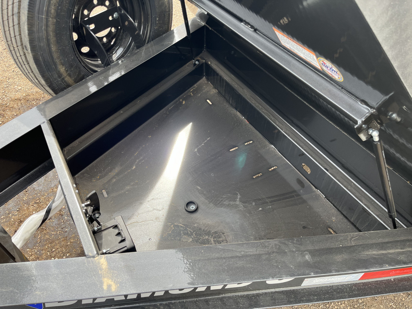 New 2025 Diamond C 102"x20' BP HD Deckover Equipment Trailer - DEC207