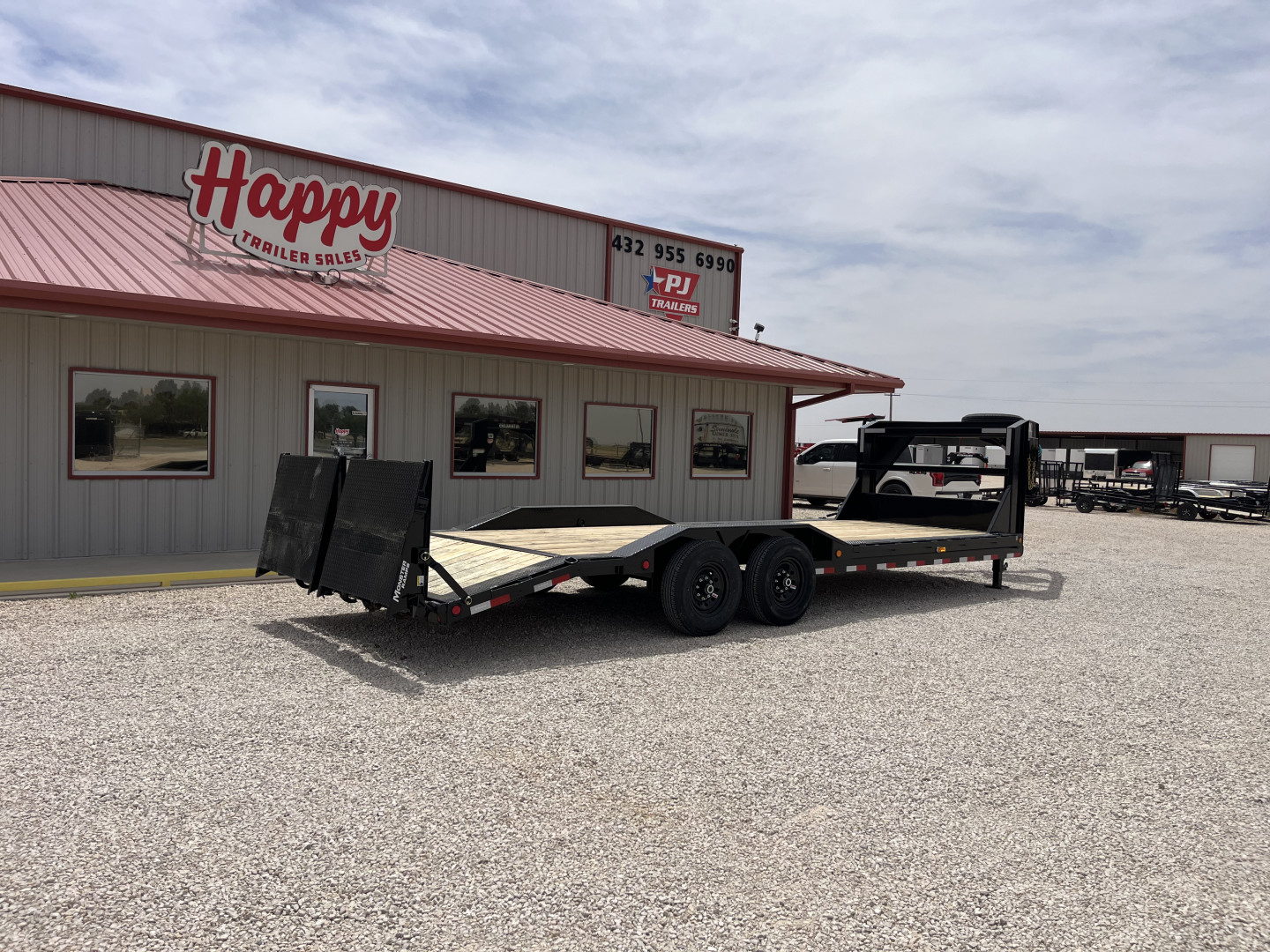 New 2025 PJ 102"x24' GN 6" Channel Super-Wide Equipment Trailer - B6