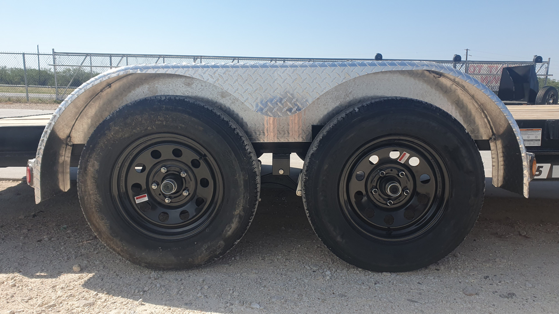 New 2026 PJ 83"x18' BP 5" Channel Carhauler - C5