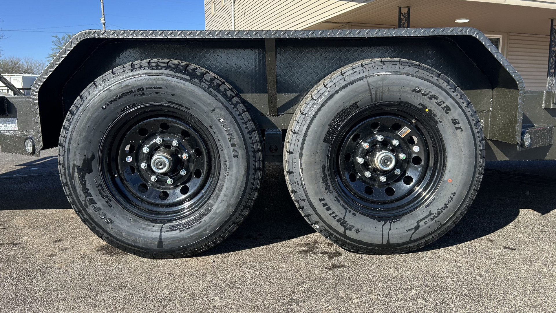 New 2026 MAXX-D 83”x22’ BP 6" Channel Carhauler - C6X