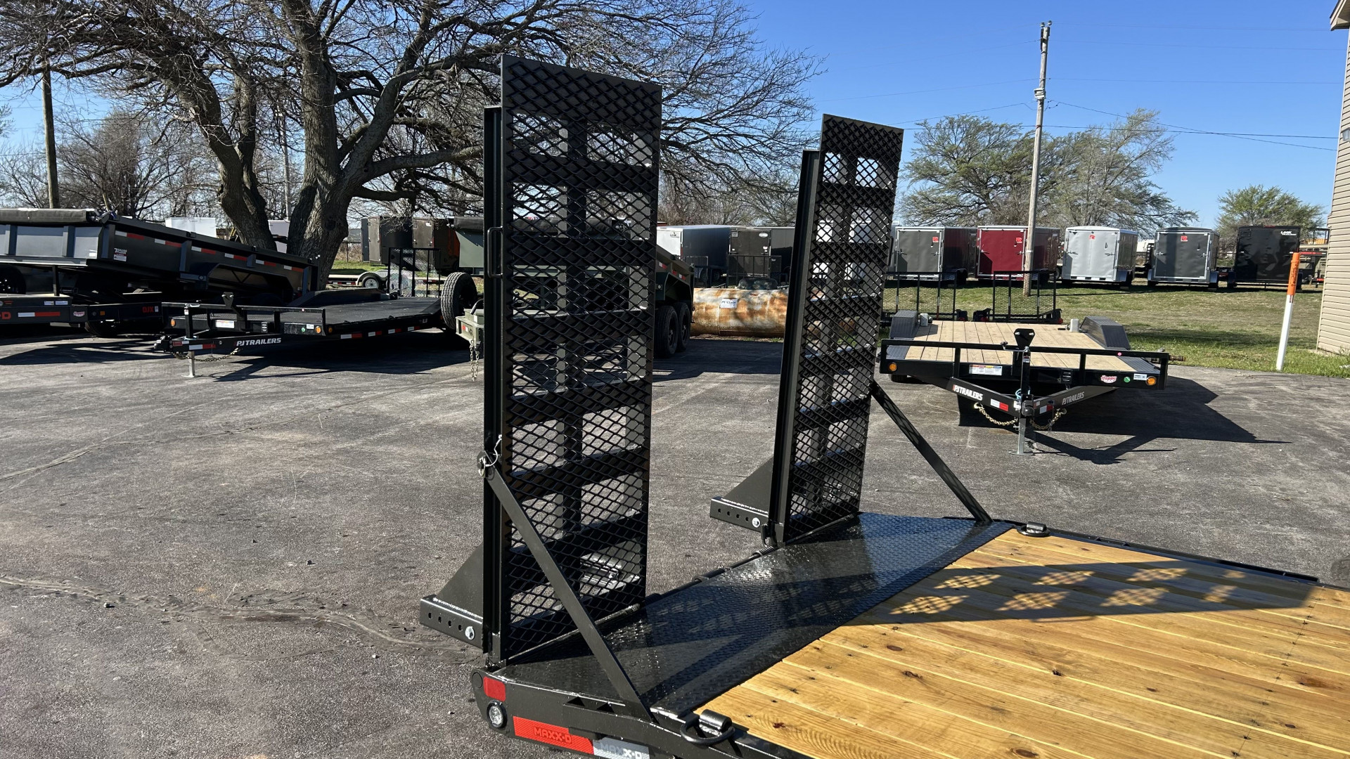 New 2026 MAXX-D 83”x22’ BP 6" Channel Carhauler - C6X