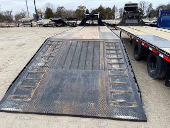 Used 2021 Load Trail HYD DOVE GOOSENECK Flatbed Trailer