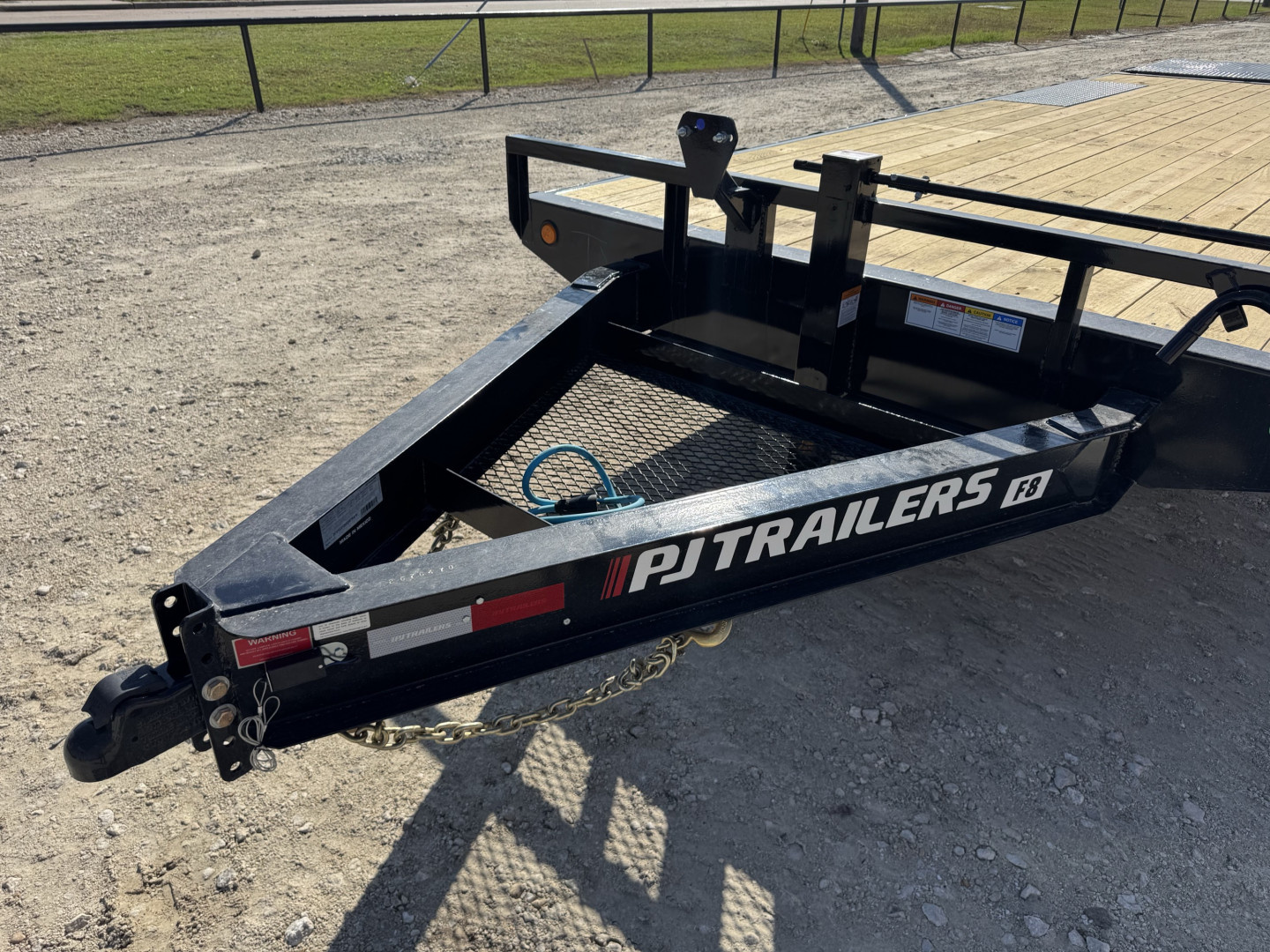 New 2026 PJ 102"x24' BP 8" I-Beam Deckover Trailer - F8