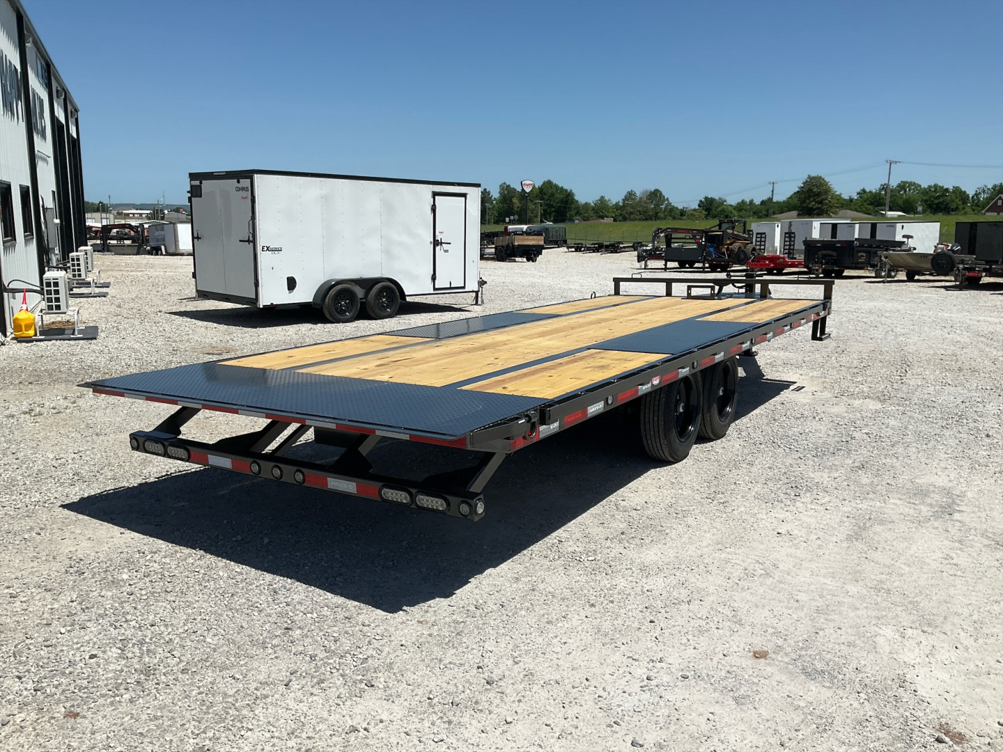 New 2026 102”x22’ MAXX-D BP 14K Deckover Tilt – TOX