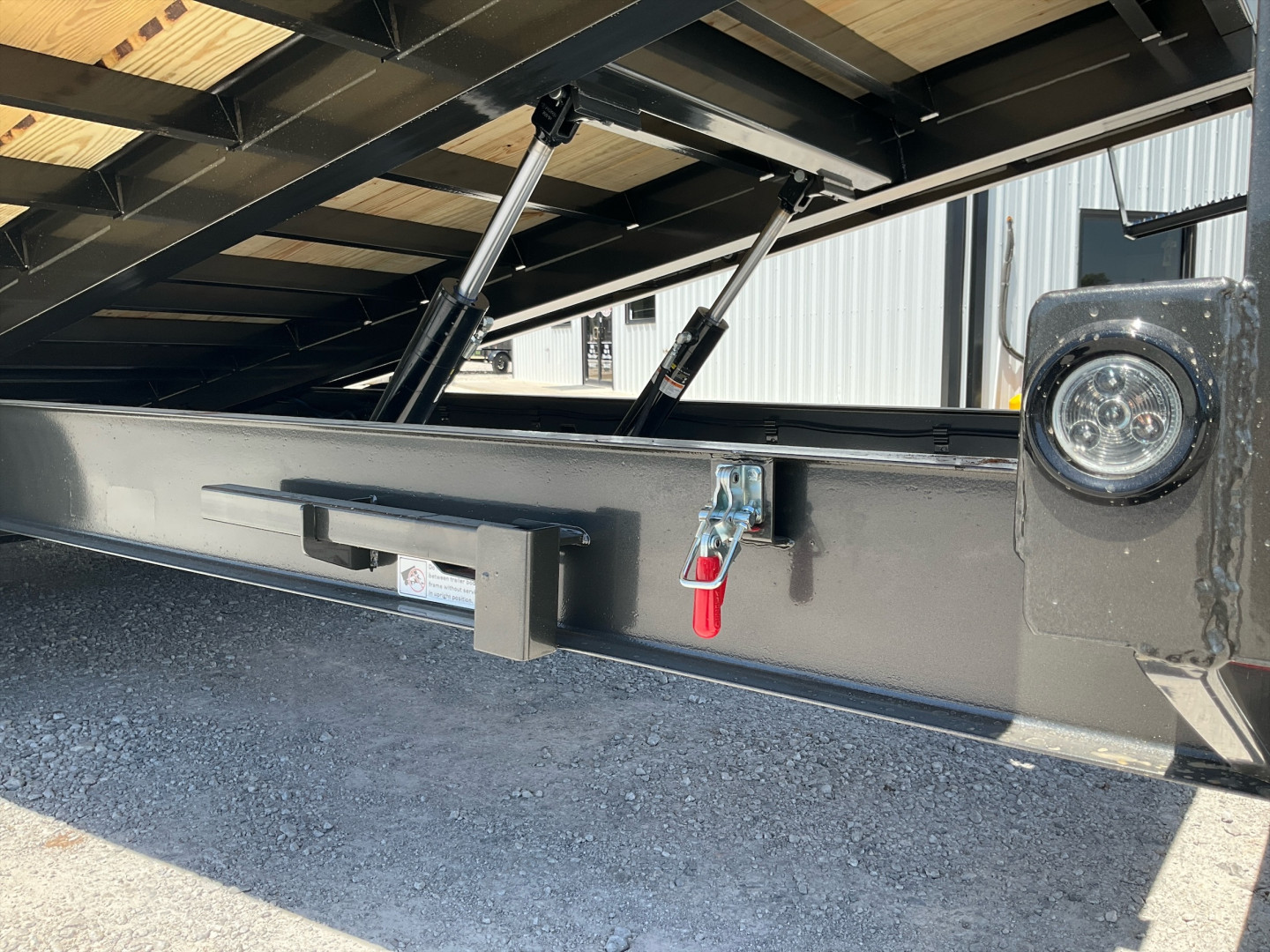 New 2026 102”x22’ MAXX-D BP 14K Deckover Tilt – TOX