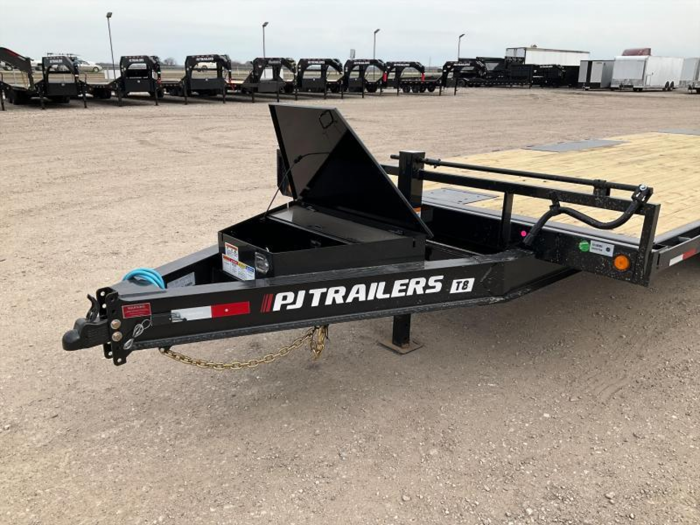 New 2026 PJ 102"x22' BP Deckover Tilt - T8