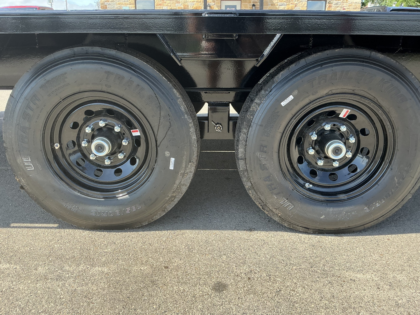 New 2026 PJ 102"x40' GN Low Pro Flatbed w/ Singles - LS