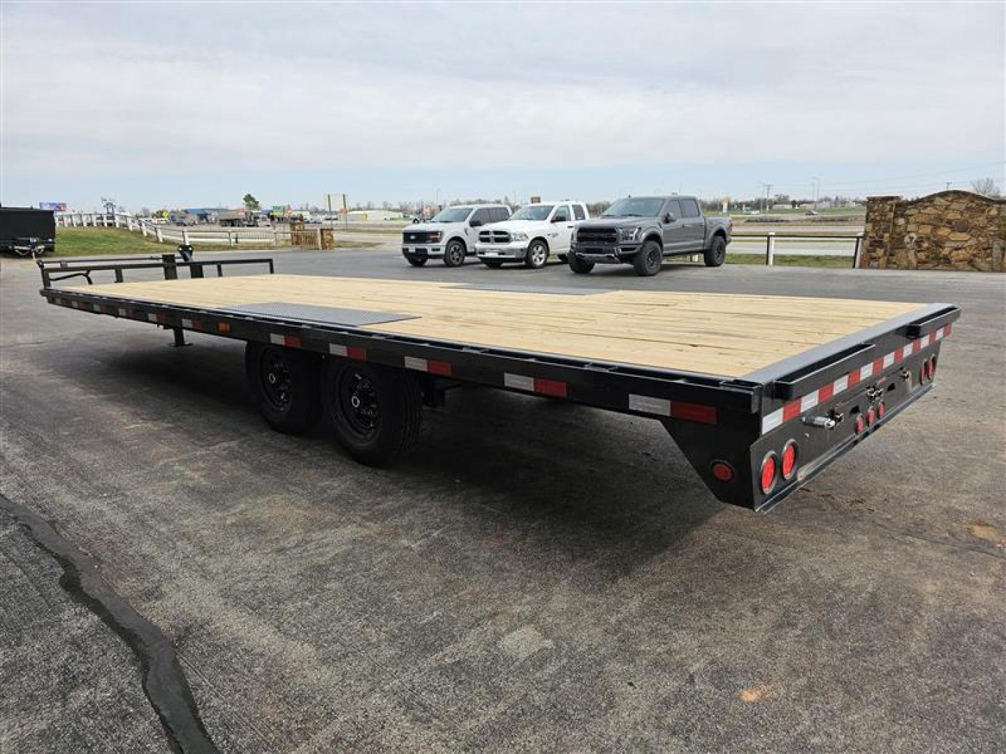 New 2026 PJ 102"x24' BP 8" I-Beam Deckover Trailer - F8