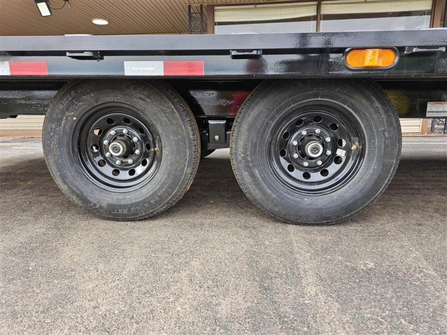 New 2026 PJ 102"x24' BP 8" I-Beam Deckover Trailer - F8