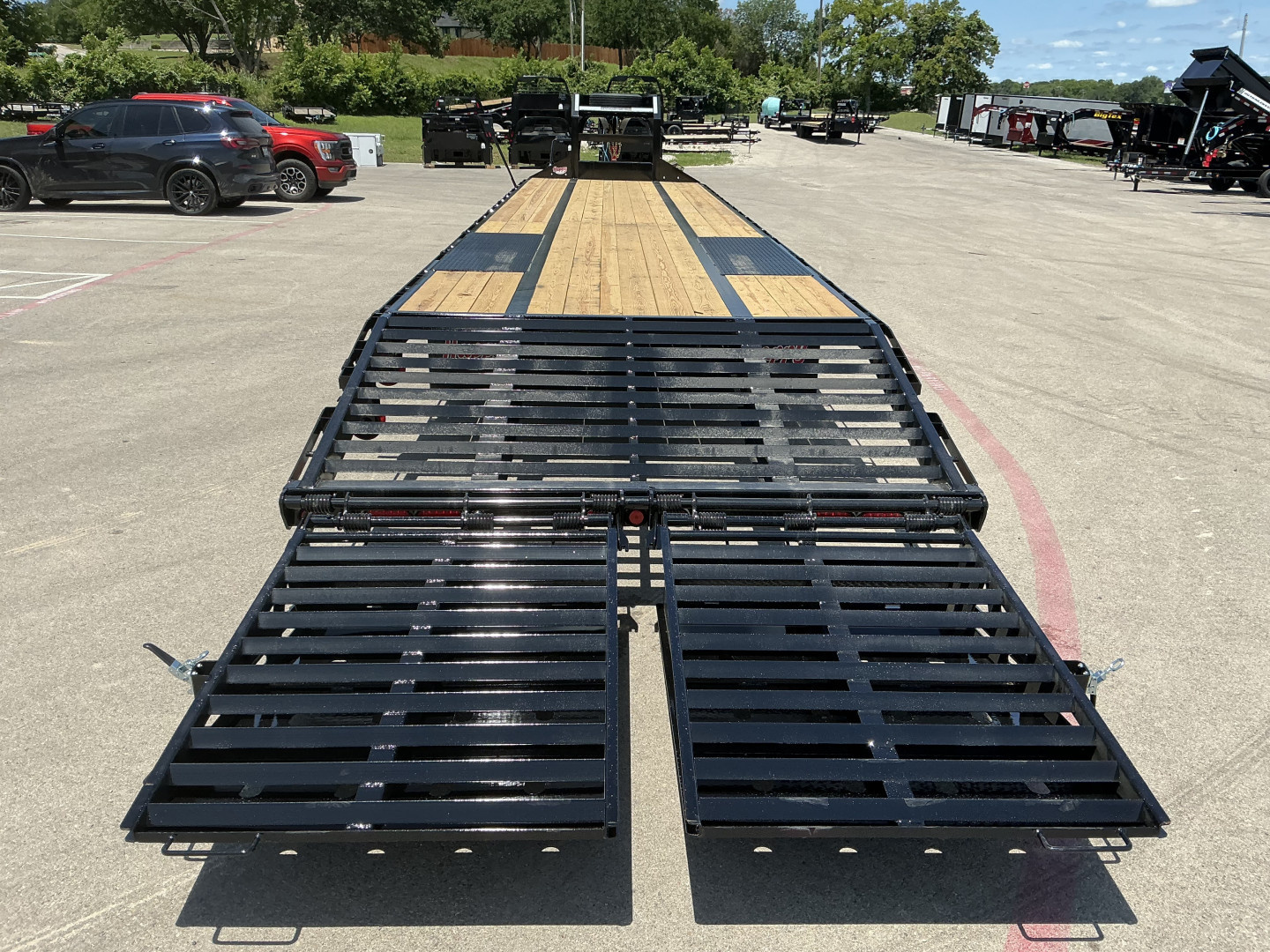 New 2026 PJ 102"x40' GN Low Pro Flatbed w/ Duals - LD