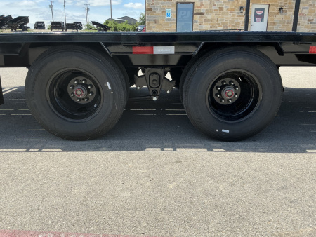 New 2026 PJ 102"x40' GN Low Pro Flatbed w/ Duals - LD