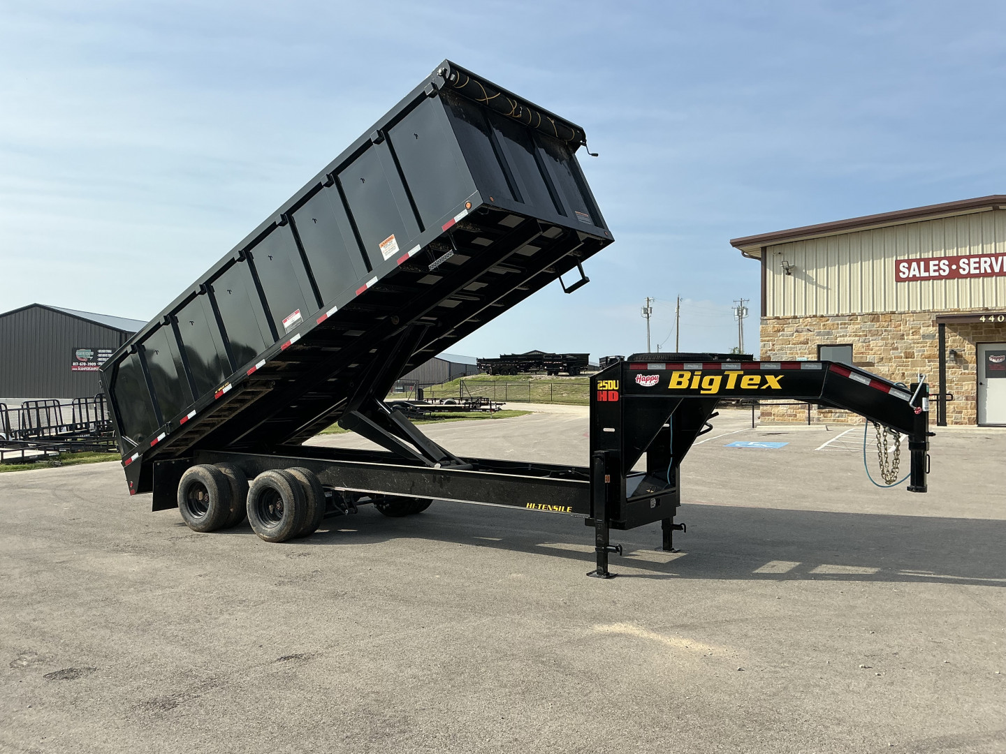 Used *USED* 2025 Big Tex 92"x20' GN Dump