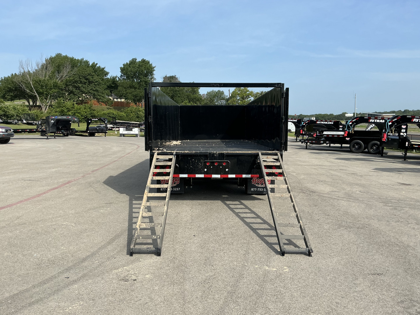 Used *USED* 2025 Big Tex 92"x20' GN Dump