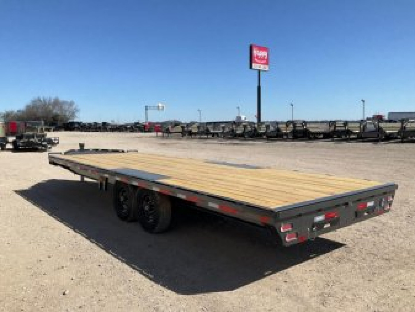 New 2025 Diamond C 102"x24' BP HD Deckover Equipment Trailer - DEC207