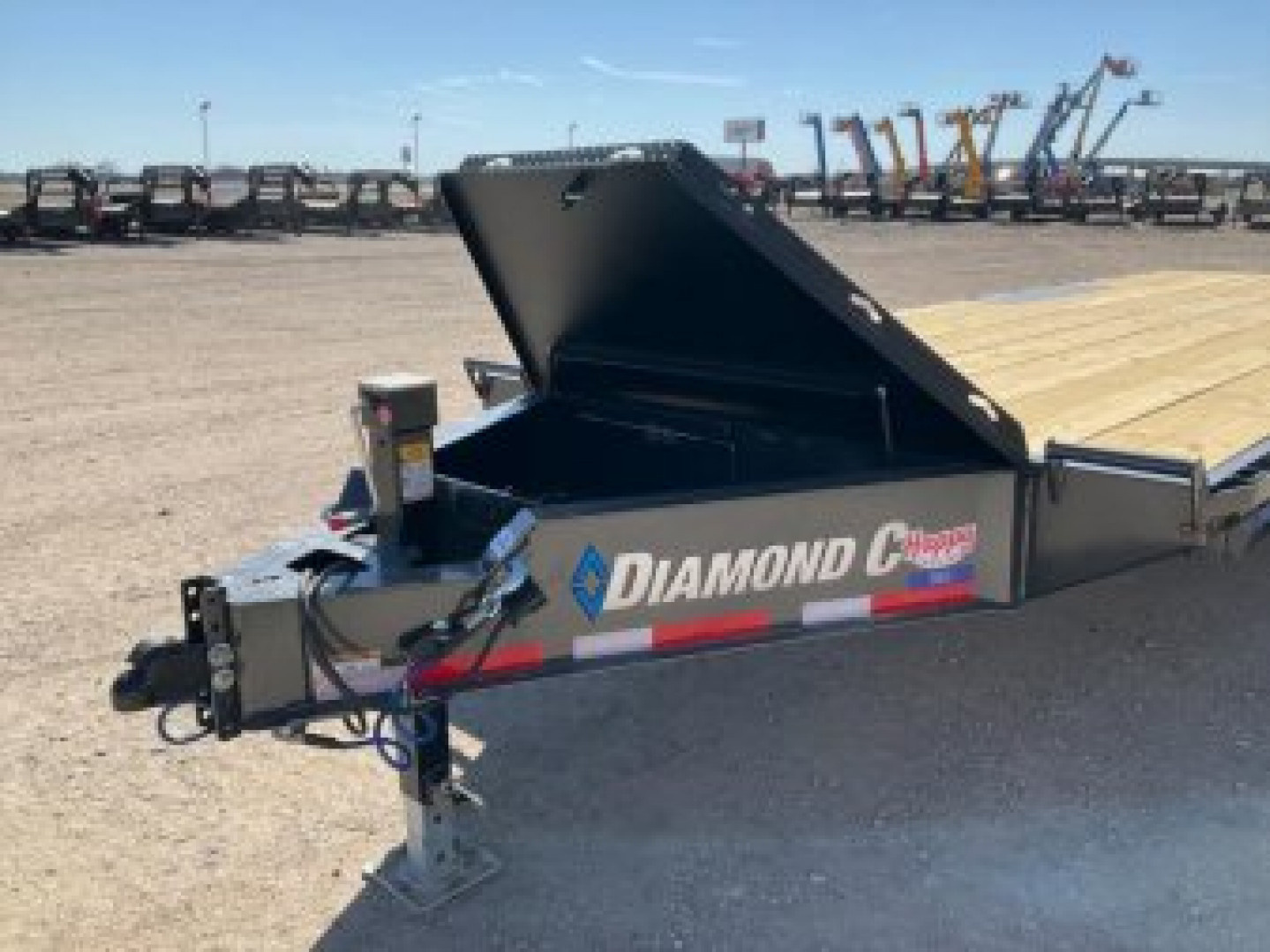 New 2025 Diamond C 102"x24' BP HD Deckover Equipment Trailer - DEC207