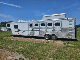 Used 2007 Cimarron Norstar 5H 12'LQ, Generator and Hay Pod