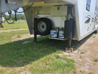 Used 2007 Cimarron Norstar 5H 12'LQ, Generator and Hay Pod